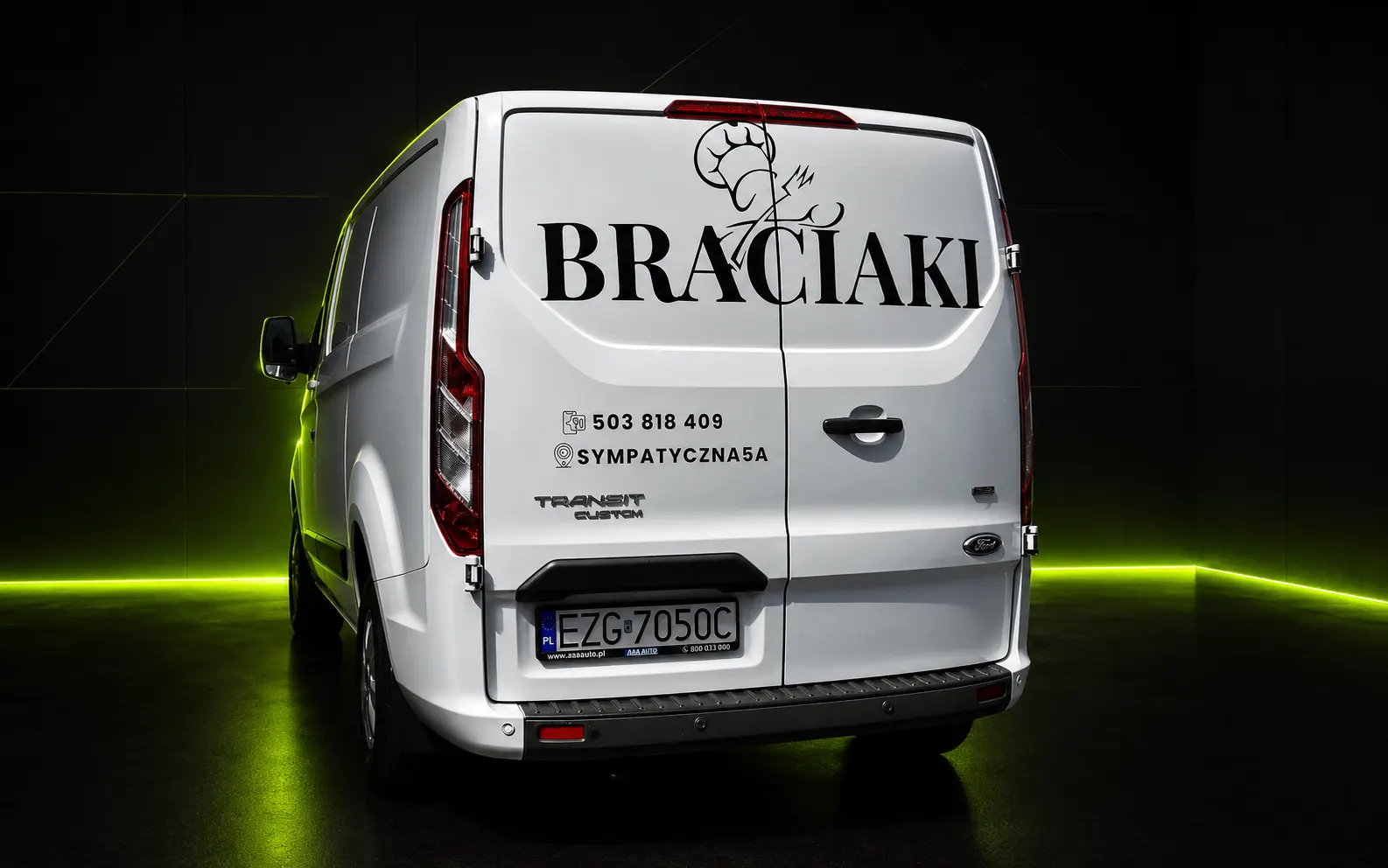 Projekt i realizacja oklejenia samochodu firmowego Braciaki